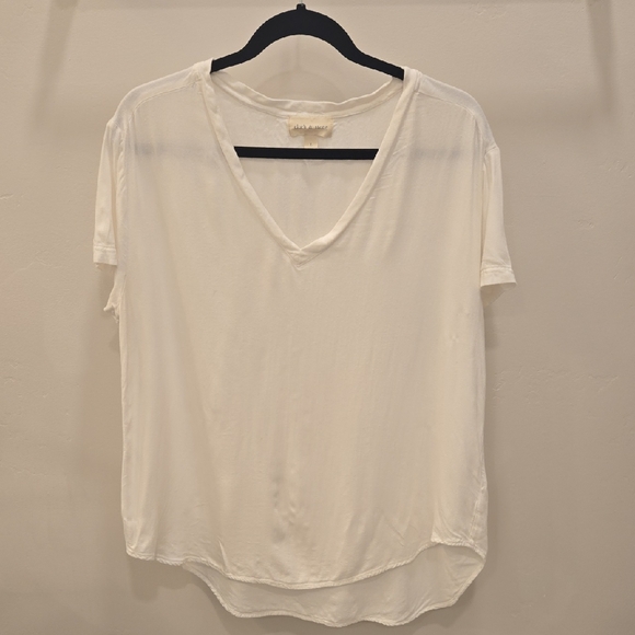 cloth & stone Tops - Cloth & Stone Cream Short Sleeve V-Neck Top